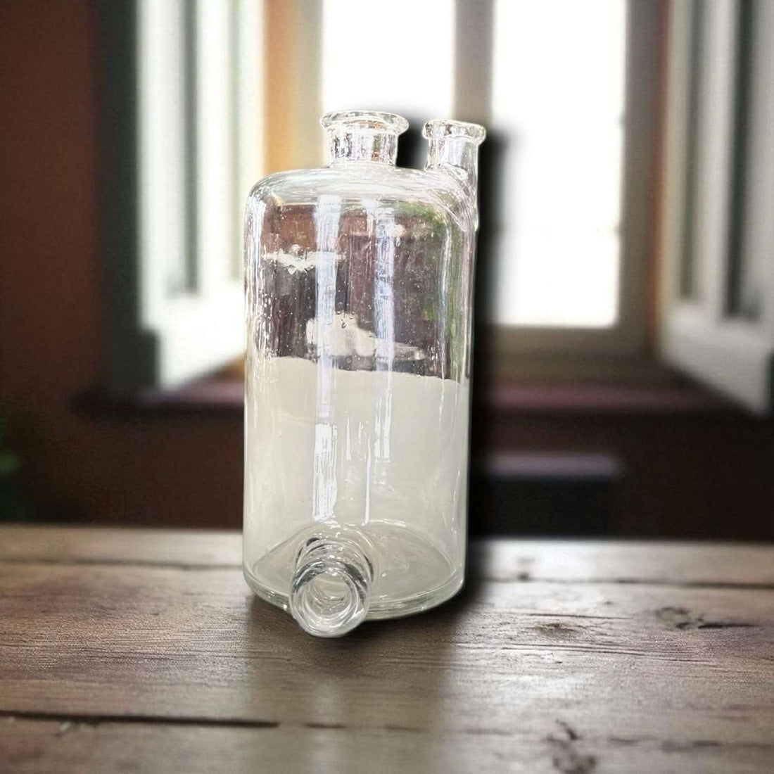 Bote de química de cristal antiguo en excelente estado.