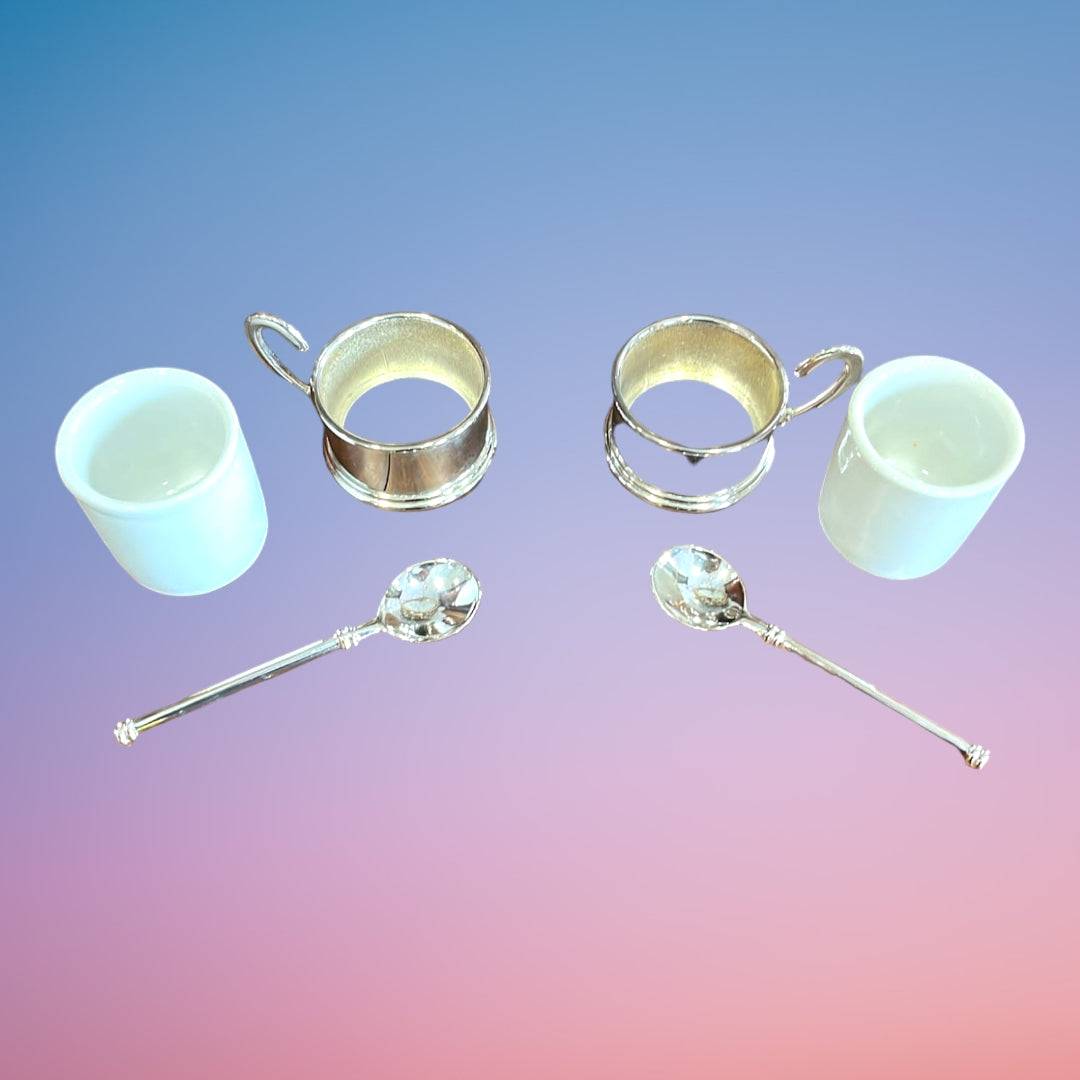 Juego de tazas de té Terno Siglo XX en acero y porcelana con cucharas, ideal para decoración elegante en Home & Garden > Decor.