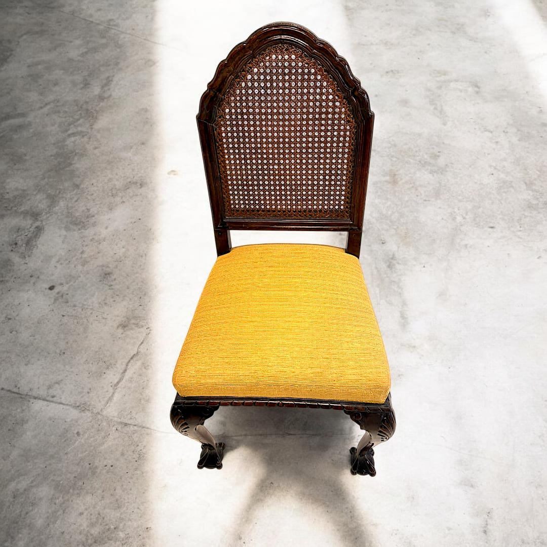 Pareja de sillas antiguas de madera con rejilla y asiento tapizado - Cositas Antiguas – La Guadaña, Anticuarios Online en Jerez , vender antigüedades, muebles antiguos