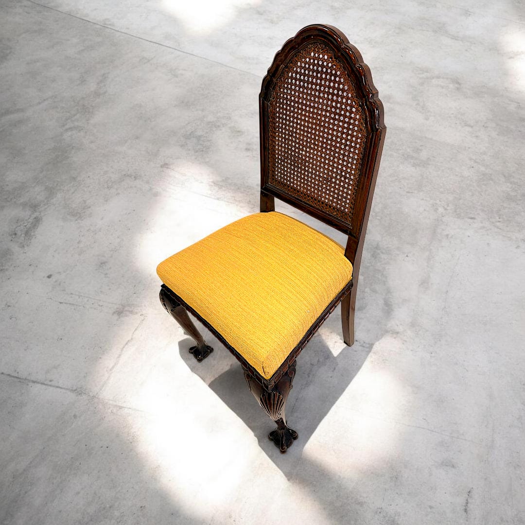 Pareja de sillas antiguas de madera con rejilla y asiento tapizado - Cositas Antiguas – La Guadaña, Anticuarios Online en Jerez , vender antigüedades, muebles antiguos