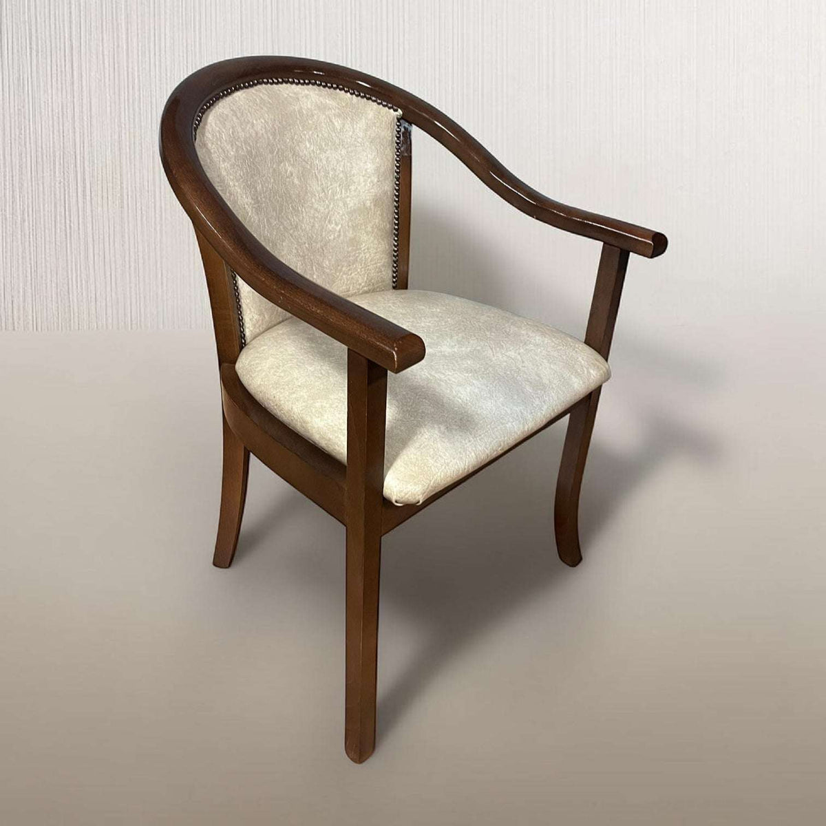 Pareja de sillones de oficina de caoba con cuero blanco - Cositas Antiguas – La Guadaña, Anticuarios Online en Jerez , vender antigüedades, muebles antiguos