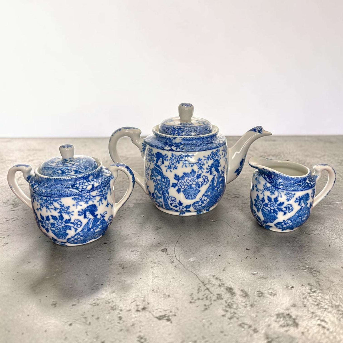 Juego de café de porcelana china azul asiático - Cositas Antiguas – La Guadaña, Anticuarios Online en Jerez , vender antigüedades, muebles antiguos