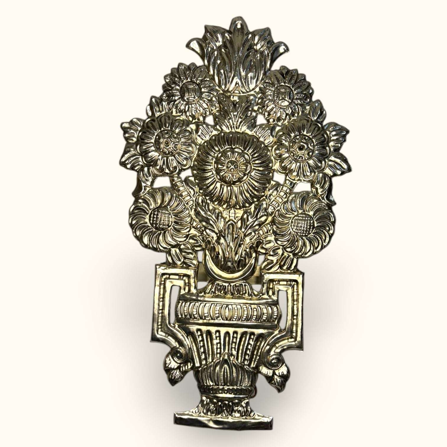 Para compradores de Portugal, esta pareja de apliques de parede en metal prateado resulta ideal como iluminação decorativa con valor estético.
