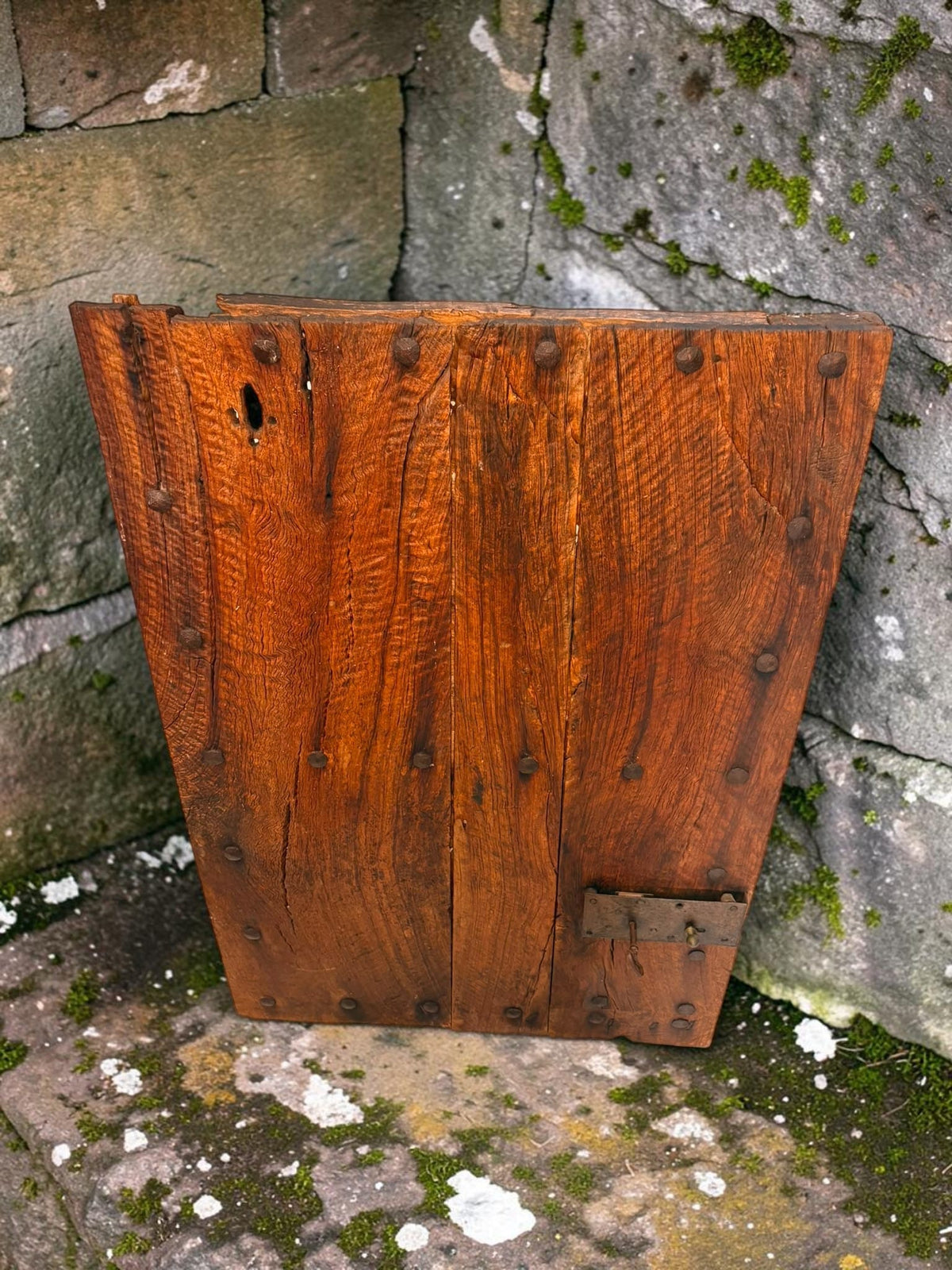 Hoja de puerta antigua de madera con cerradura y llave fija - Cositas Antiguas – La Guadaña, Anticuarios Online en Jerez , vender antigüedades, muebles antiguos