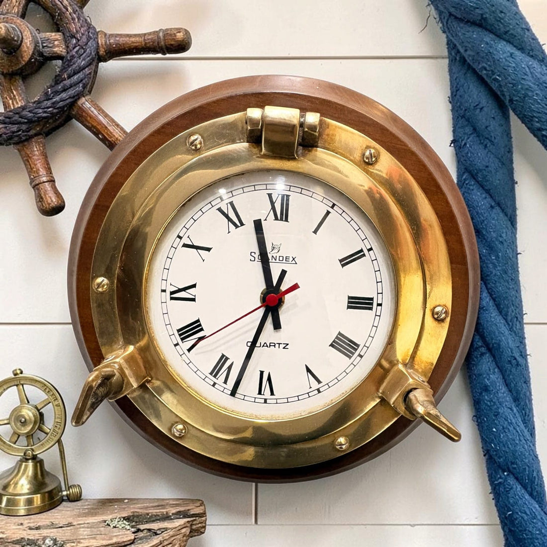 Además de su función como reloj, esta pieza tiene una clara finalidad decorativa.