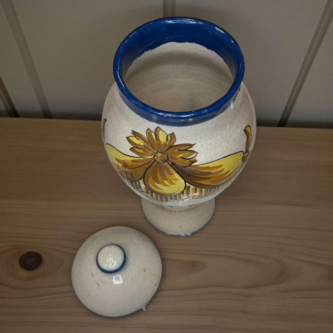 Tarro antiguo de farmacia Albaredo Tilice pintado a mano.