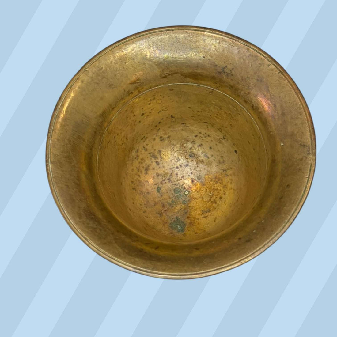 Mortero de bronce antiguo con maja original auténtica, ideal para decoración rústica o cocina tradicional. Pieza pesada y funcional en excelente estado.