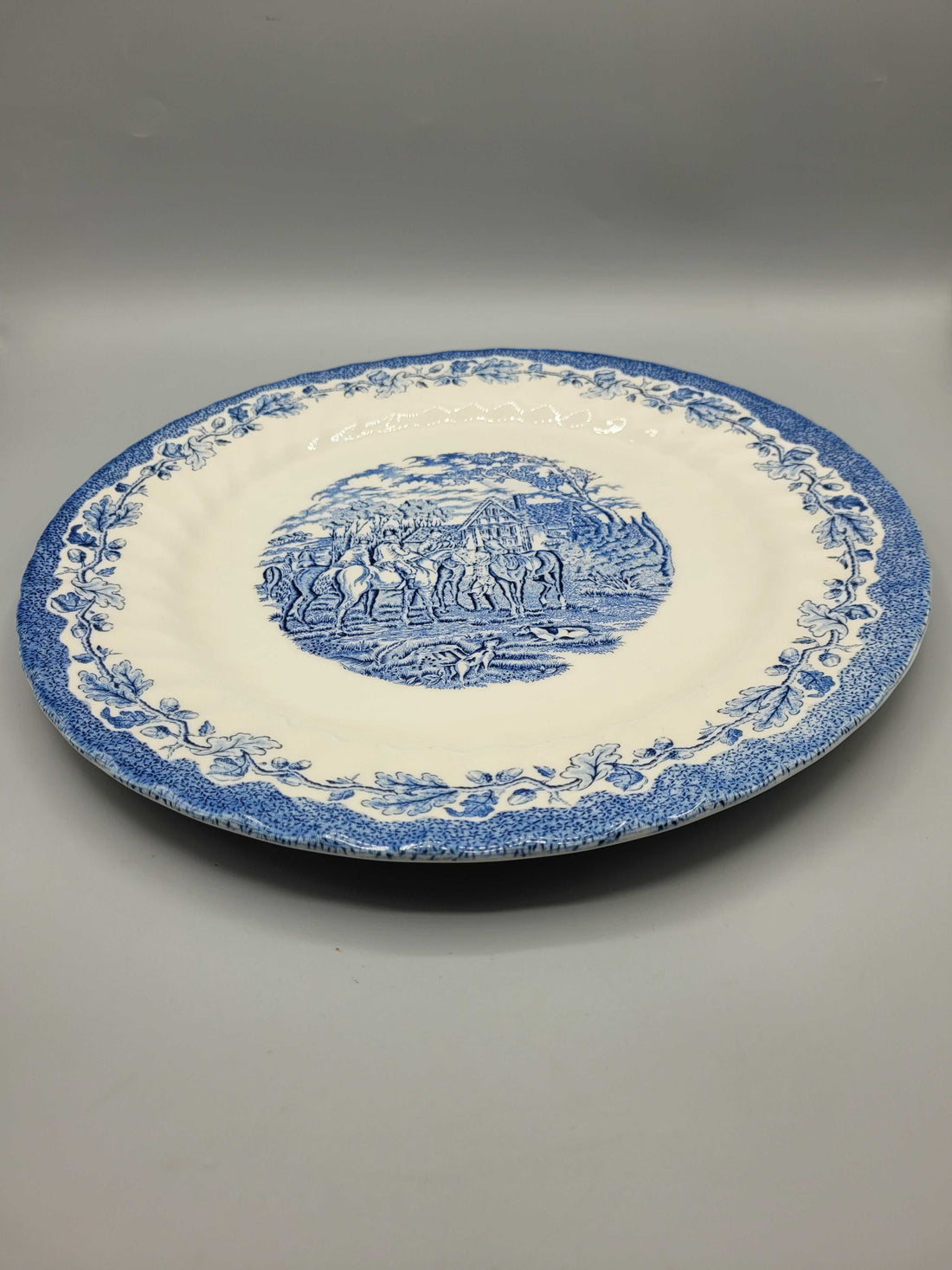 Fuente Royal Wessex inglesa con fondo azul | Vintage