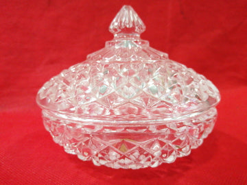 Caja de cristal tallada Cristal D'arques con diseño de diamante, ideal para decoración elegante en el hogar. Calidad excepcional y estilo vintage.
