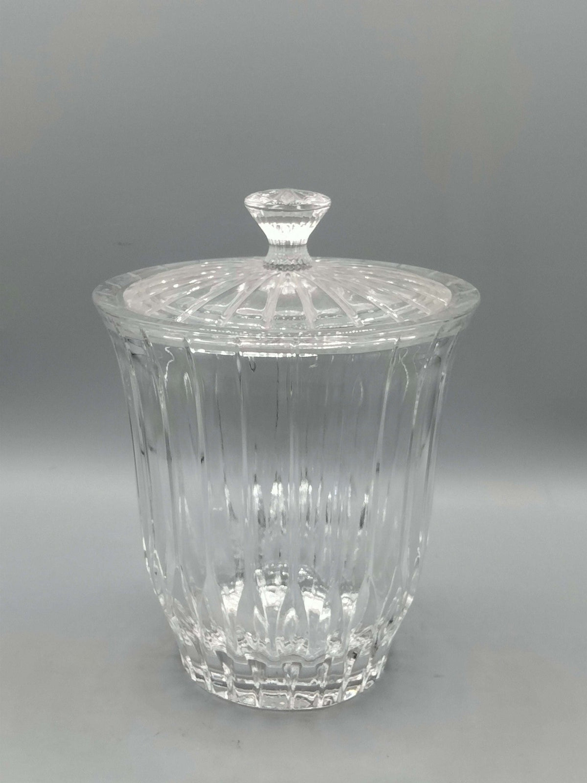 Bombonera de cristal antiguo, perfecta para decoración única - Cositas Antiguas – La Guadaña, Anticuarios Online en Jerez , vender antigüedades, muebles antiguos