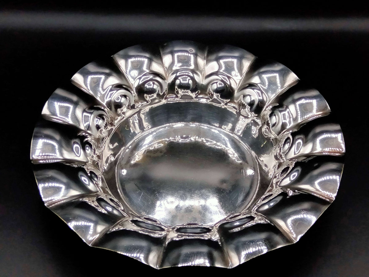 Plato de metal plateado, elegancia y calidad - Cositas Antiguas – La Guadaña, Anticuarios Online en Jerez , vender antigüedades, muebles antiguos