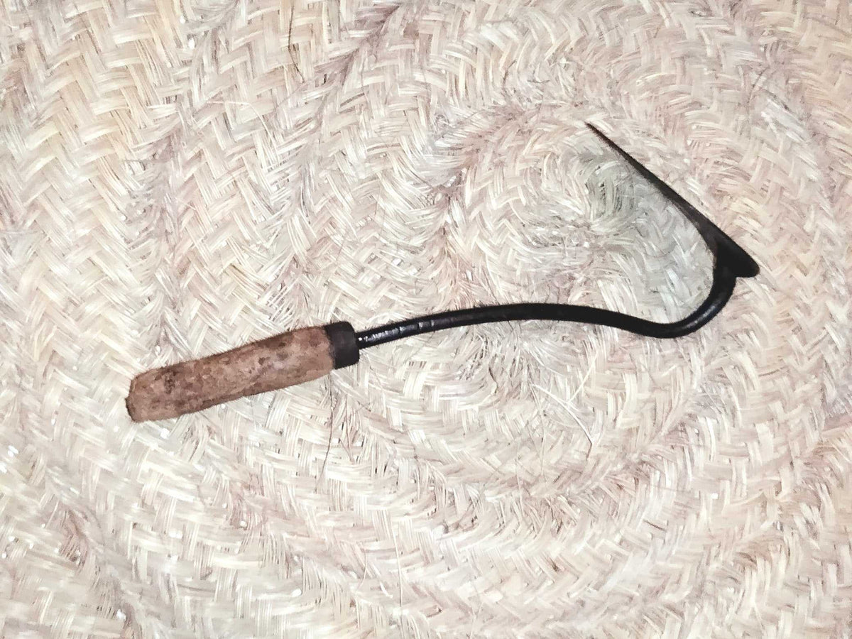 Amocafre con Mango de Madera - Herramienta de Jardín Única - Cositas Antiguas – La Guadaña, Anticuarios Online en Jerez , vender antigüedades, muebles antiguos