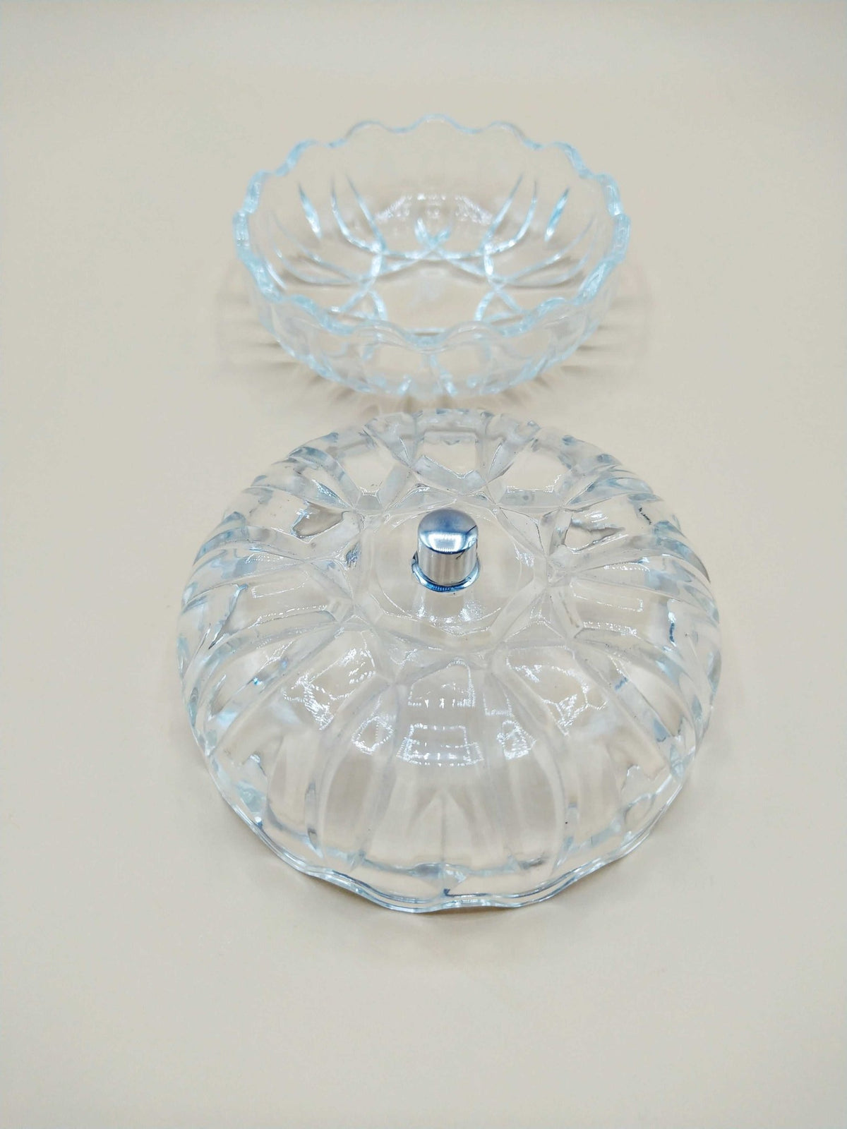 Caja-joyero de cristal con tirador de plata | Elegancia y calidad - Cositas Antiguas – La Guadaña, Anticuarios Online en Jerez , vender antigüedades, muebles antiguos