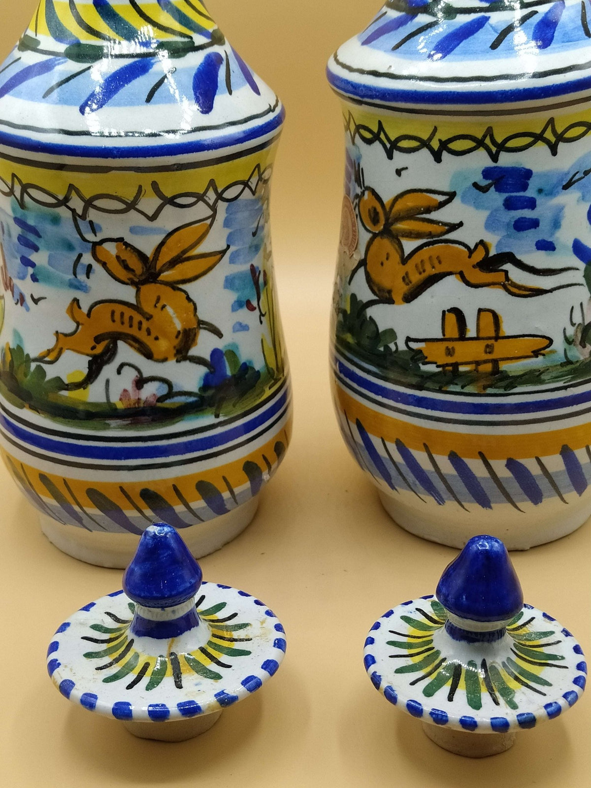 Tibores de Triana de Santa Ana, Sevilla – Piezas Únicas de los Años 50 - Cositas Antiguas – La Guadaña, Anticuarios Online en Jerez , vender antigüedades, muebles antiguos