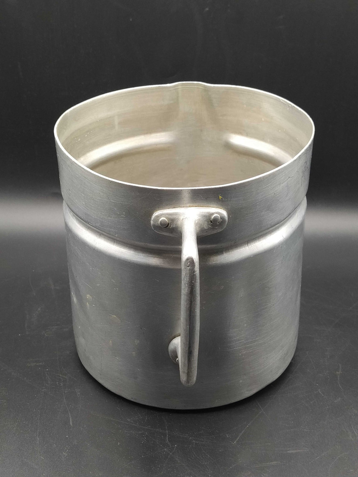 Jarro de Aluminio, Calidad y Autenticidad Antiguas - Cositas Antiguas – La Guadaña, Anticuarios Online en Jerez , vender antigüedades, muebles antiguos